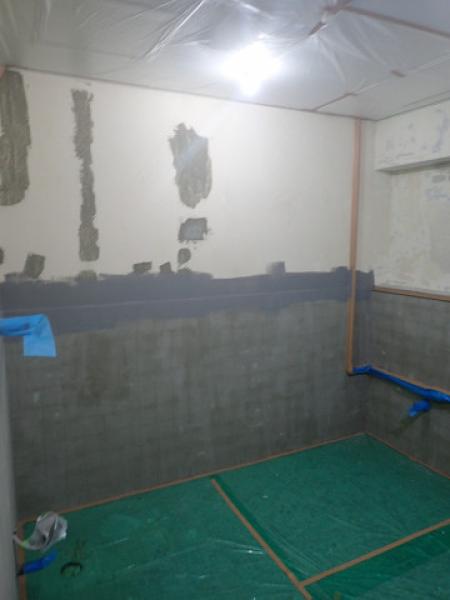 (1)トイレ壁下地補修