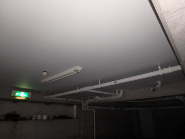 (8)駐車場天井塗装4